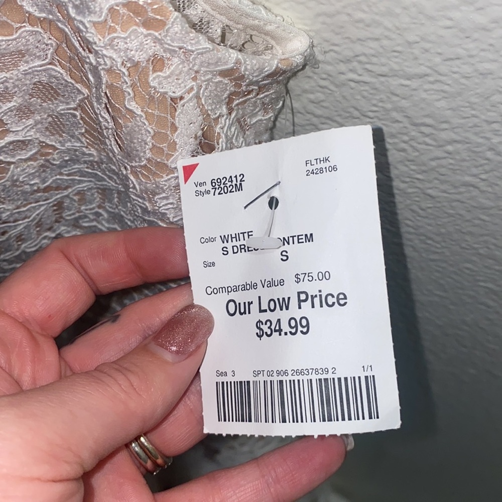 NWT Audrea White Lace & Ruffle Mini Dress - Picture 2 of 7
